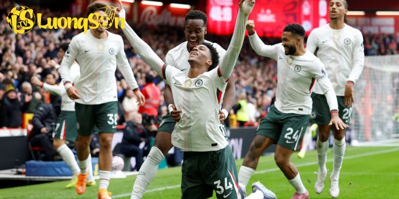 Josh Acheampong : Sao Trẻ Chelsea Ký Hợp Đồng Dài Hạn Đến 2029 4 Phong cách chơi của Josh Acheampong