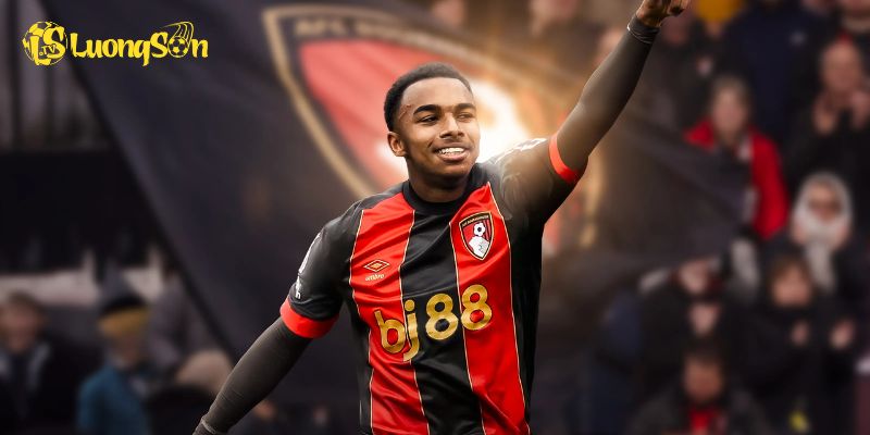 Eli Junior Kroupi: Hiện Tượng 19 Tuổi Làm Rung Chuyển Premier League 2 Màn trình diễn bất ngờ hấp dẫn của Eli Junior Kroupi